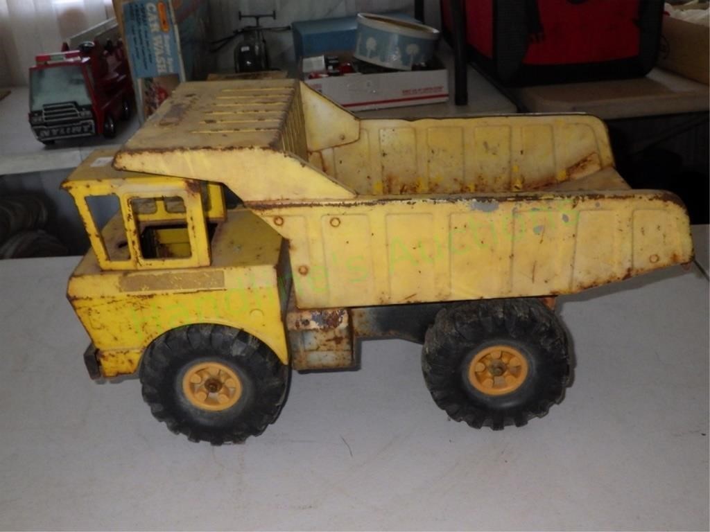 Well Loved 18" Tonka Dump Truck