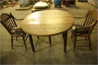 Oak Drop Leaf Dining Room Table 42"x42" Approx. W