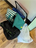 INSULATED BAGS. LOT