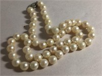 14K WHITE GOLD CULTURED PEARL NECKLACE HAND KNOTTE