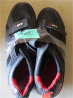 1 Pair  Of Reebok Garneau Exercise Shoes Size