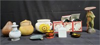 Chirping ornaments, wooden figurine, etc. Box lot