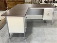 L shaped metal locking desk w/ keys66 x 70 x 30