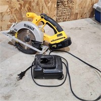 Dewalt 18V Skilsaw w battery & charger