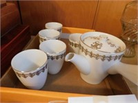 Jyota 6 piece sake/tea set , white china w/ gold m