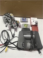 NINTENDO N64 SYSTEM w 2 GAMES & GAMEBOY