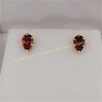 14K Gold garnet 0.80cts earrings, Boucles