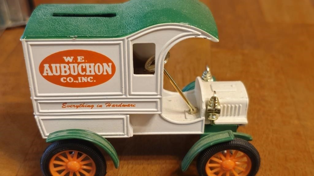 Vintage ERTL W.E.AUBUCHON CO. 1905 Ford Delivery
