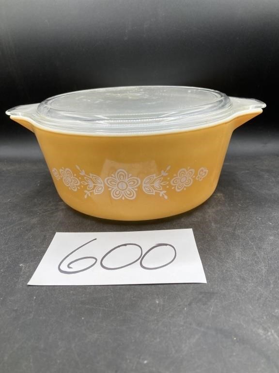 Vintage Pyrex Yellow Butterfly Gold 475b Cass/Lid