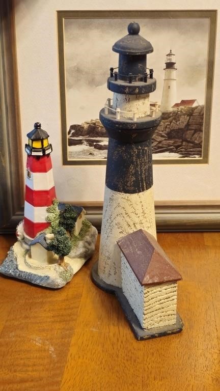 2 Lighthouse decor statues and a Lighthouse