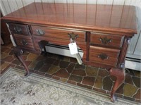 Mahogany Queen Anne style five drawer writing