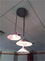Lampe suspendue moderne.
