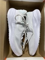 Ladies Nike Runners Size 8