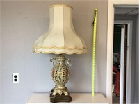 CAPODIMONTE LAMP - ONE ANGEL HAS PART OF LEG GONE