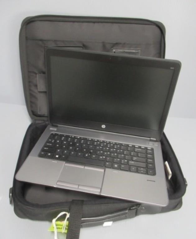 Reconditioned HP laptop with CD player and case.