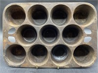 Vintage Cast Iron Pop Over Muffin Pan