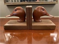 PAIR OF WOOD DUCKHEAD BOOKENDS 6 X 7 X 3.5 “
