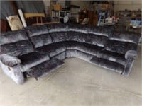 Nice sectional sofa with reclining ends