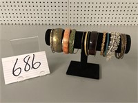 BANGLES / BRACLETS