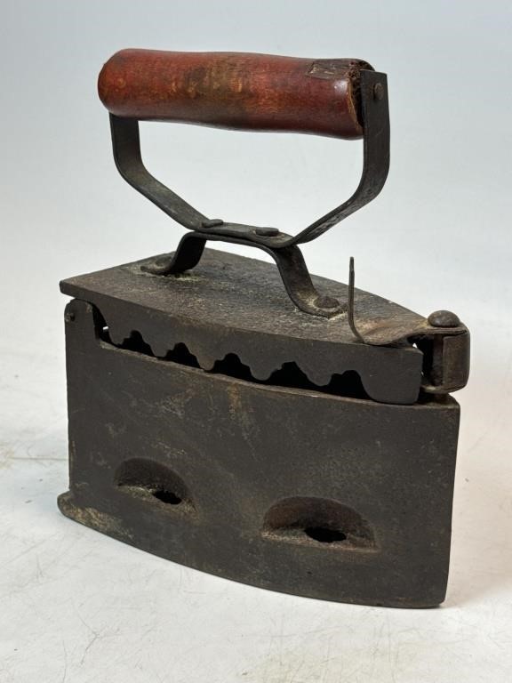 Cast Iron Sad Coal/Charcoal Iron Clothes Press