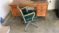Oak 6 drawer desk & chair