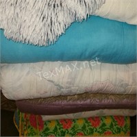 (9) Throw Blankets and Comforters