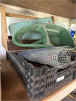 WOOD TOTE, KNIPPERS, CHICKEN WIRE, HAND