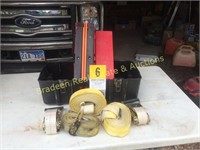 TRIANGLE FLARE KIT, TOW STRAPS WITH TOOL BOX
