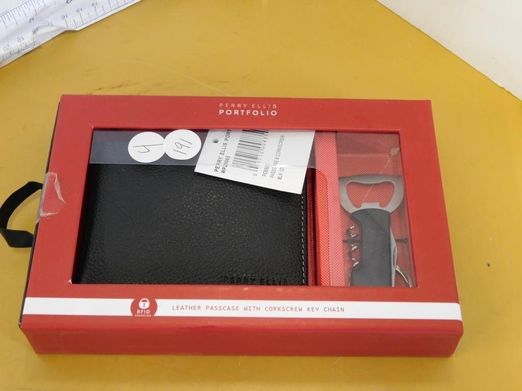 PERRY ELIS WALLET AND KEY FOB IN BOX