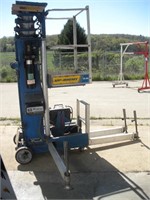 Up-Right 12V D.C. Hydraulic Man Lift UL-24 with