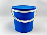 New Tupperware 14 Liter Jumbo Blue Bucket