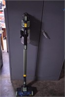 Shark, Cordless Vacuum w/ Charger, Very Clean,
