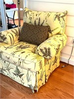 WESLEY HALL YELLOW BOTAINCAL CHAIR W PILLOW