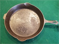 Griswold Large Logo Skillet N0 12 w/ fire ring