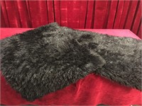 Home Styles Faux Fur Rug - Note