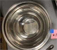 2 Mixing Bowls stainless steel