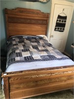 Full size bed complete with Serta mattress