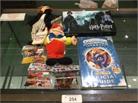 Collectibles Lot Harry Potter, Alice in Wonderland