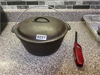 Cast iron Dutch oven