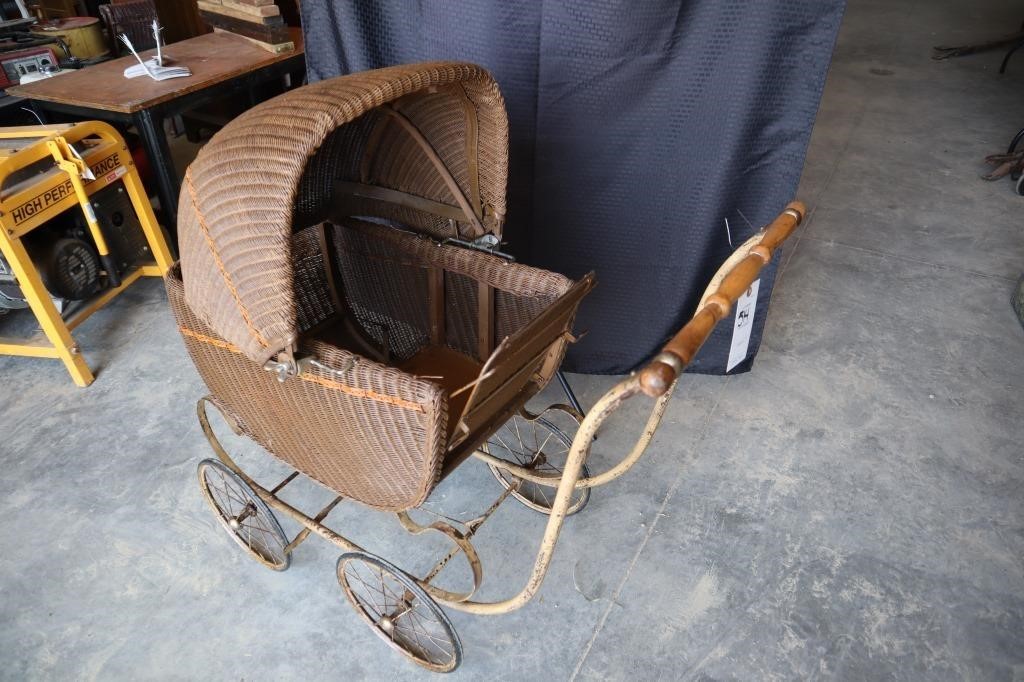 Vintage Baby Stroller/Buggy with moving wheels
