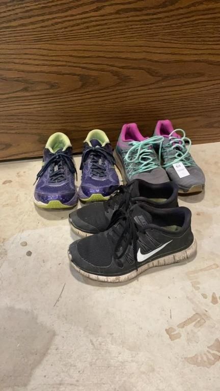 Women’s sneakers- Nike - size 8.5