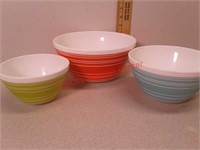 Pyrex vintage charm nesting bowls