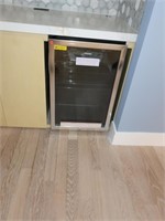 Haier Mini Fridge 20"