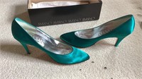 Size 7.5 Amano green heels, size 7 Amano purple