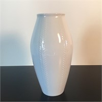 WHITE CONTEMPORARY VASE