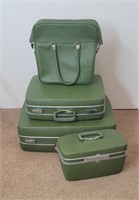 5pc Traveller Luggage Set - vintage