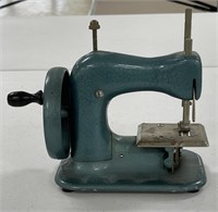 Stitch Mistress Gurlee Sewing Machine