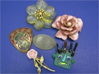 Costume Jewelry-Pins