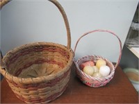 2 Baskets with Candles