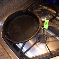 CAST IRON SKILLET